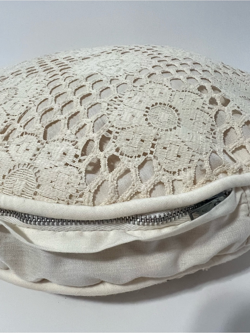 Vintage Crochet Lace Boho Cottagecore Grannycore Round Throw Pillow Cream - Picture 5 of 8